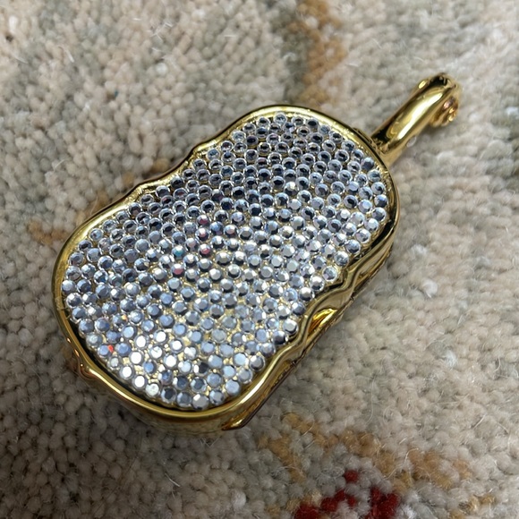 Judith Leiber crystal violin - Picture 2 of 6